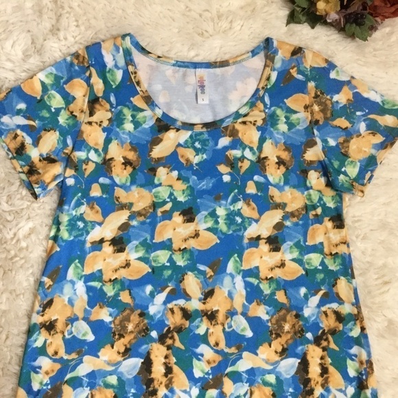 LuLaRoe Size Small Top - Picture 3 of 7